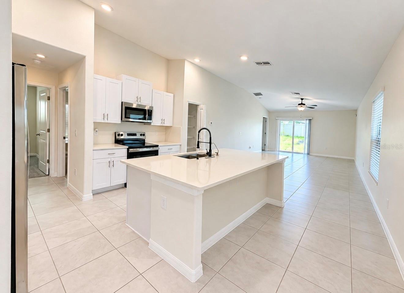 7111 AMELIA COVE CT — photo 8