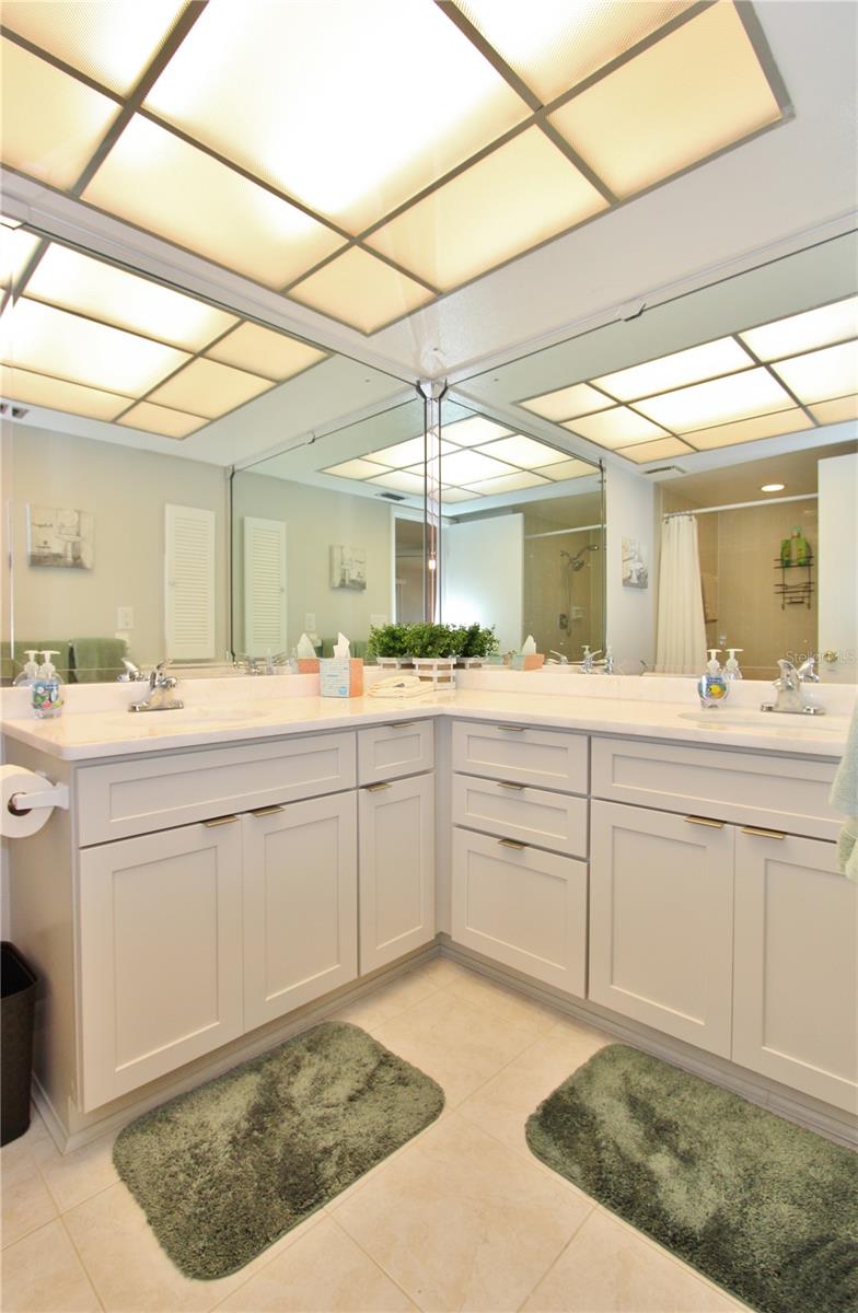 9635 GREENSKEEPER DR — photo 11