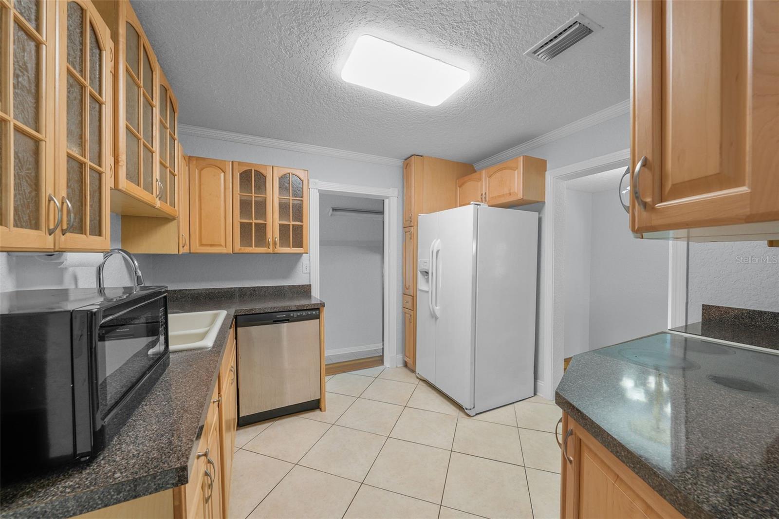 814 W INDIANA AVE — photo 15