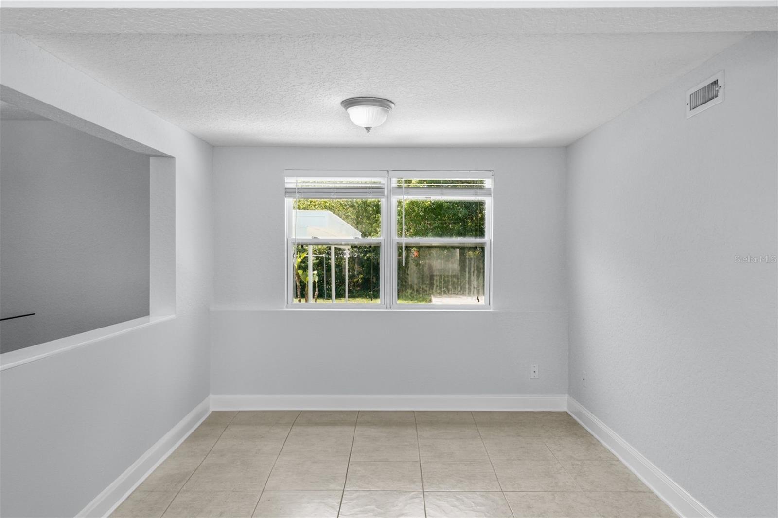814 W INDIANA AVE — photo 17