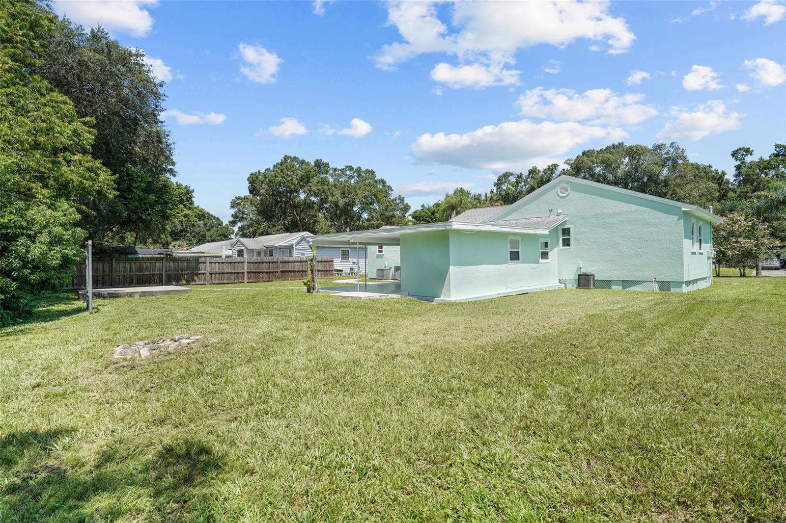 814 W INDIANA AVE — photo 40