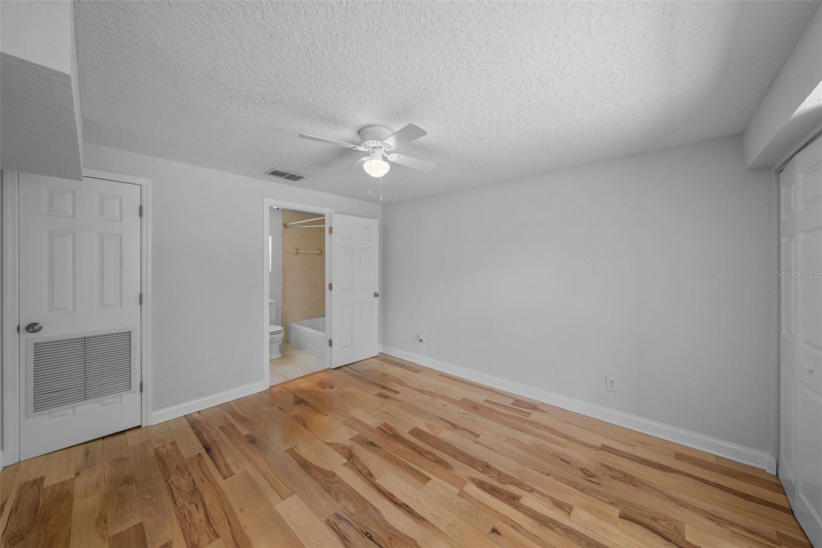 814 W INDIANA AVE — photo 20