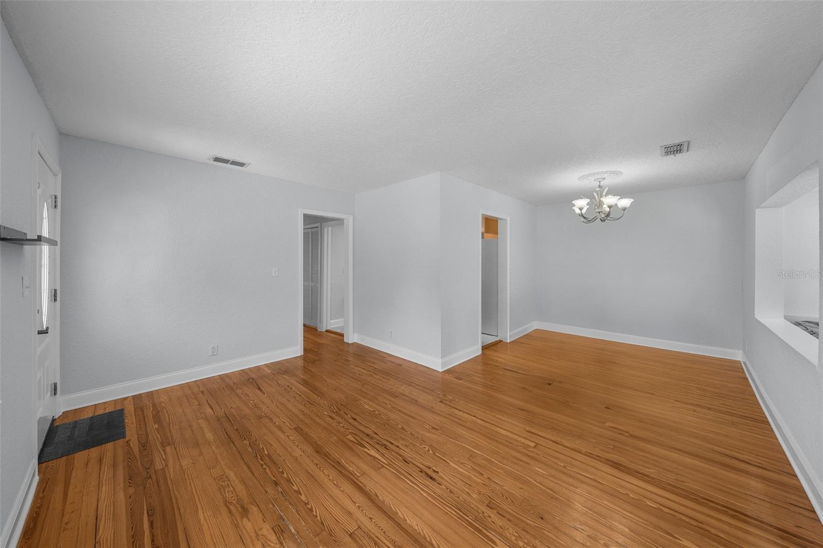 814 W INDIANA AVE — photo 8