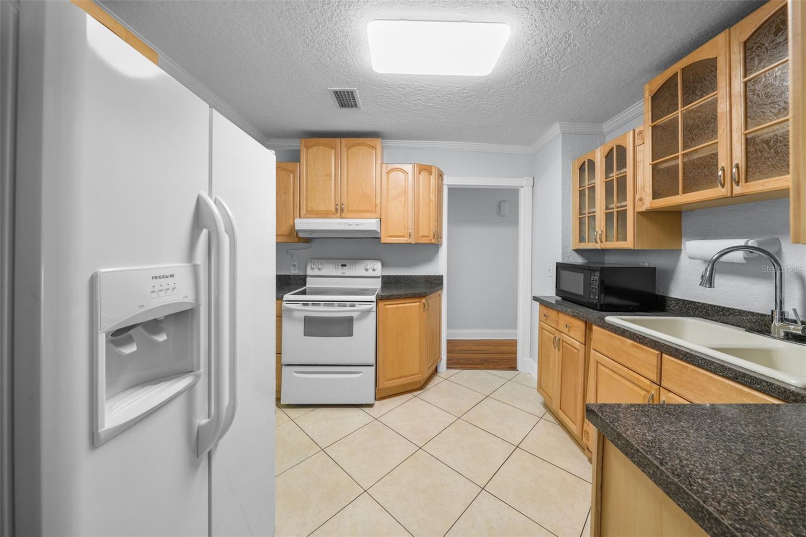 814 W INDIANA AVE — photo 12