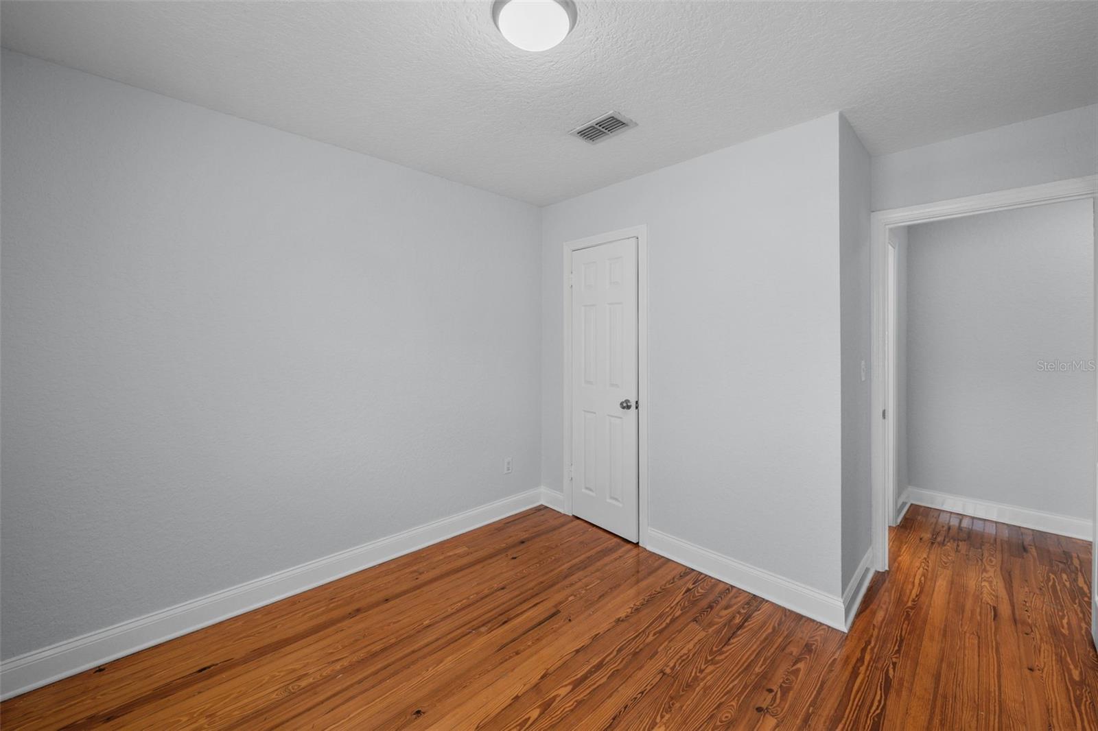 814 W INDIANA AVE — photo 27