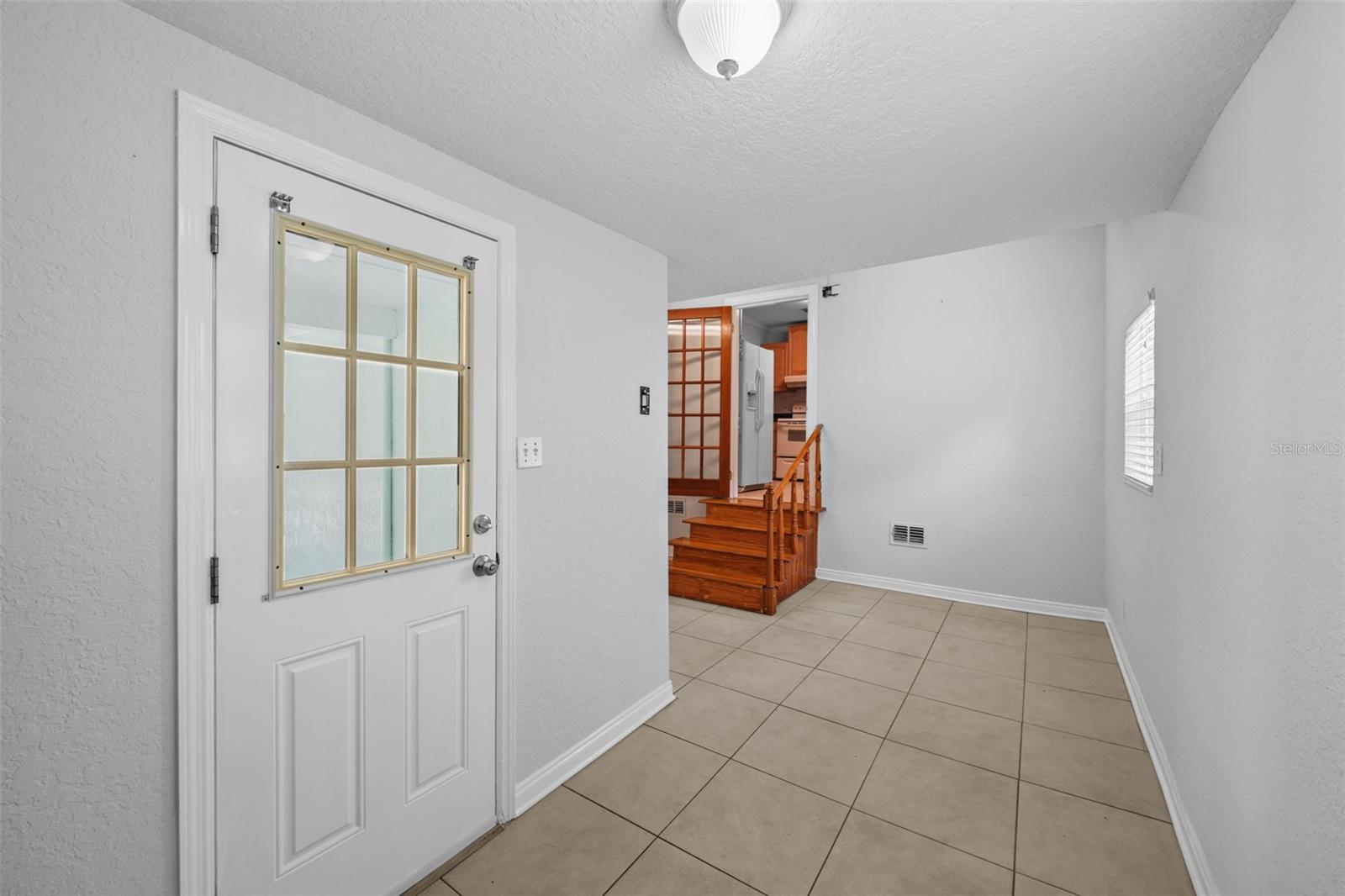 814 W INDIANA AVE — photo 35