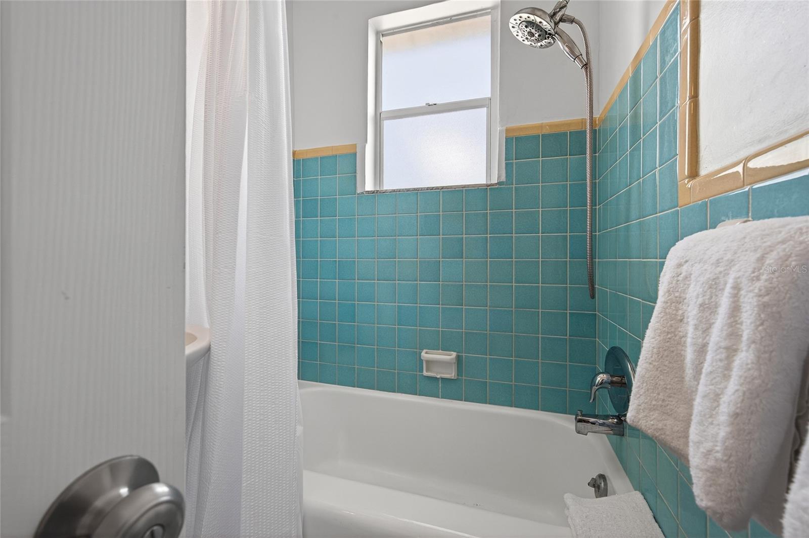 908 VILLAS DR #14 — photo 8