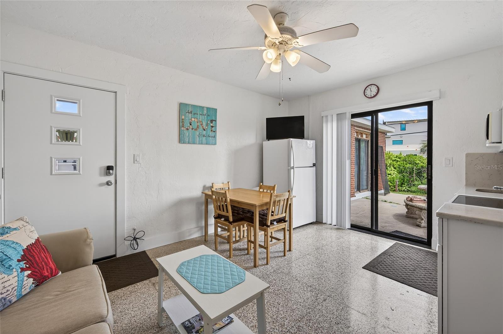 908 VILLAS DR #14 — photo 6
