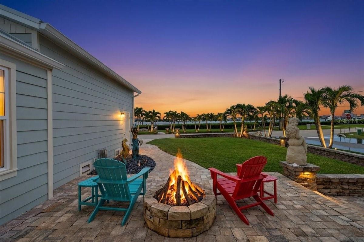 216 SUNRISE DR — photo 44
