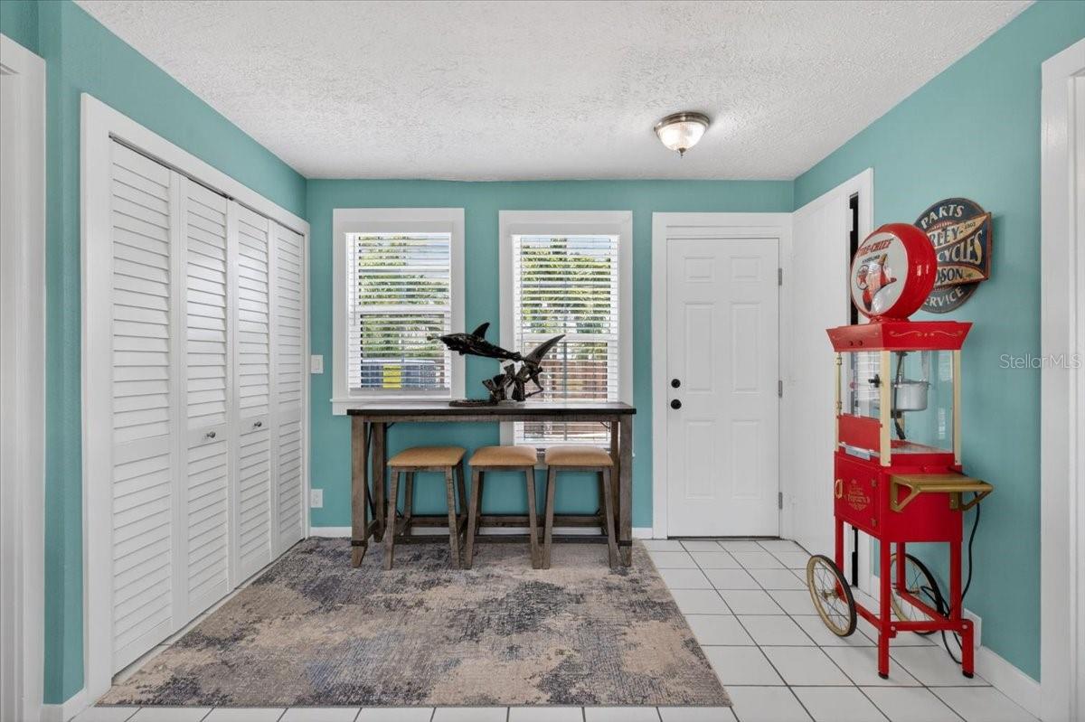 216 SUNRISE DR — photo 25