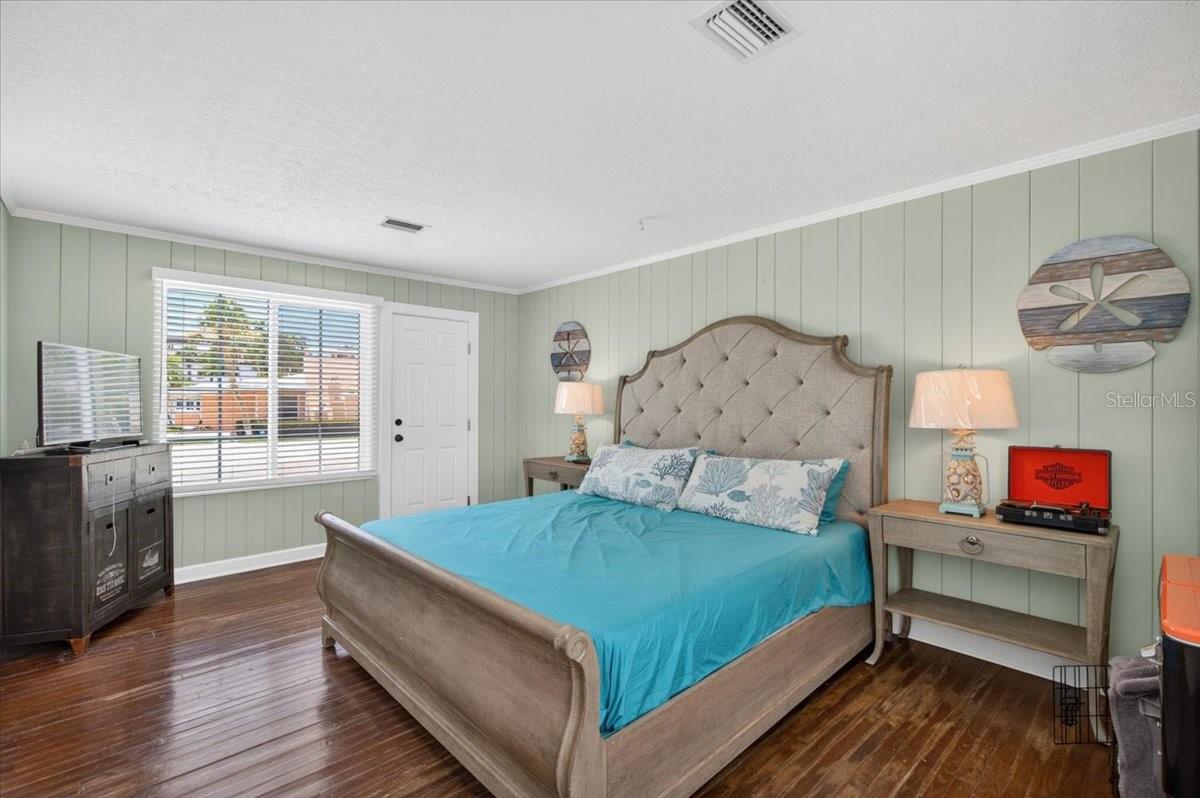 216 SUNRISE DR — photo 29