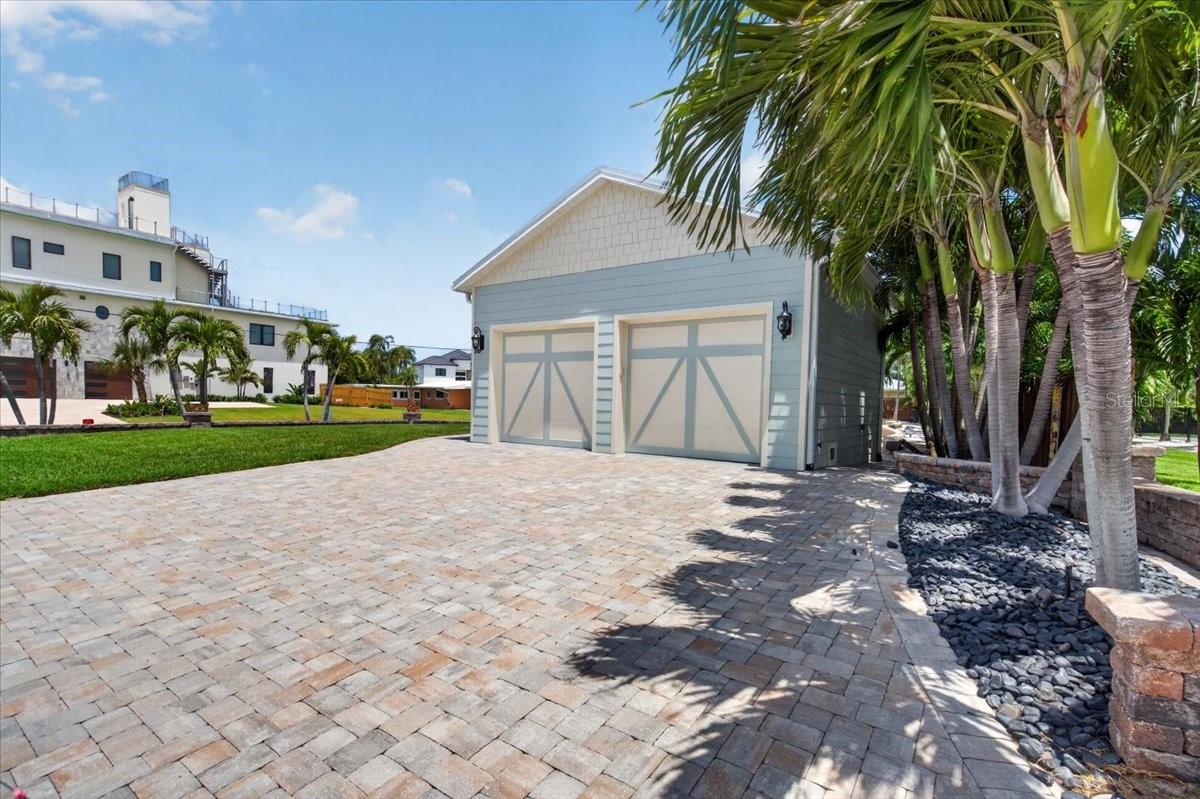 216 SUNRISE DR — photo 62