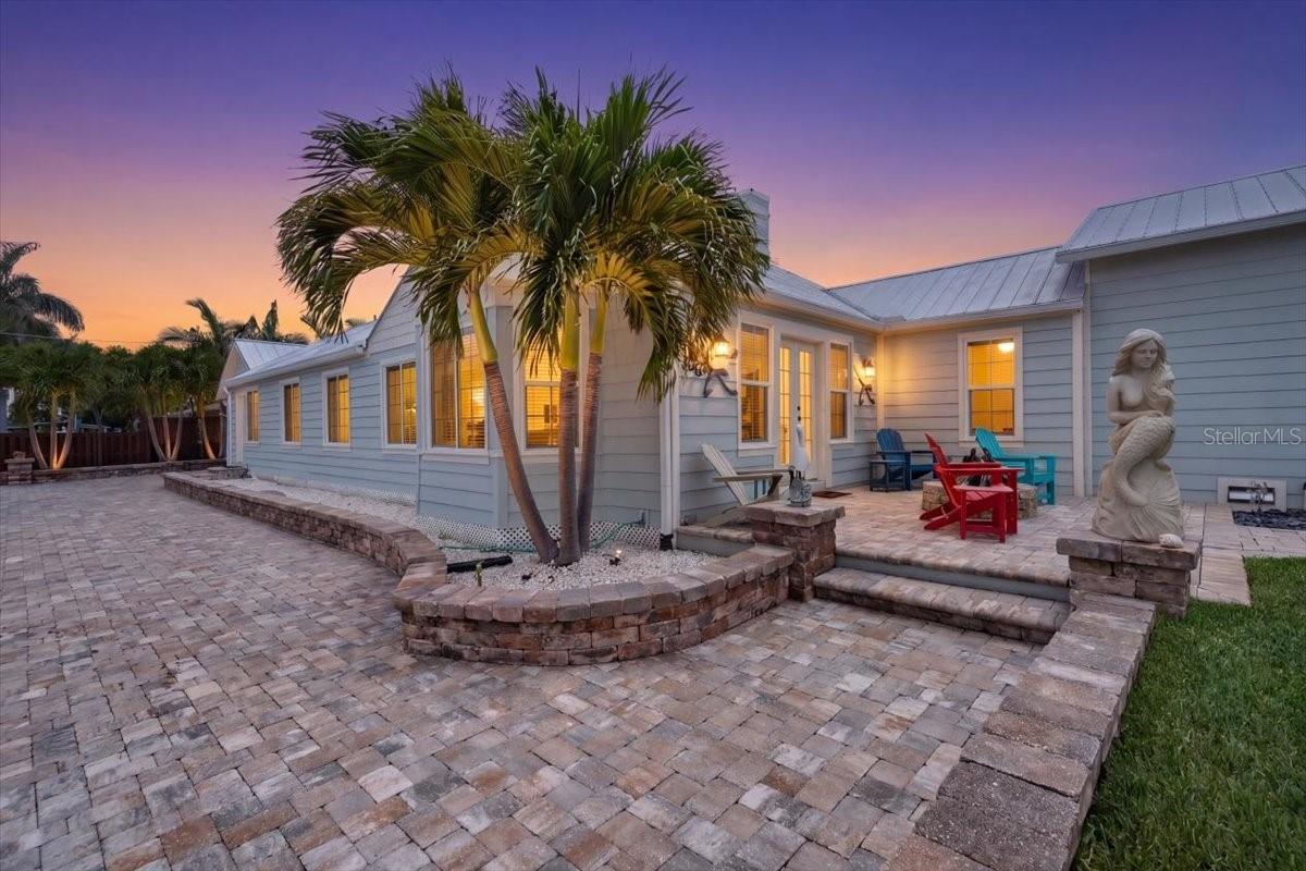 216 SUNRISE DR — photo 43