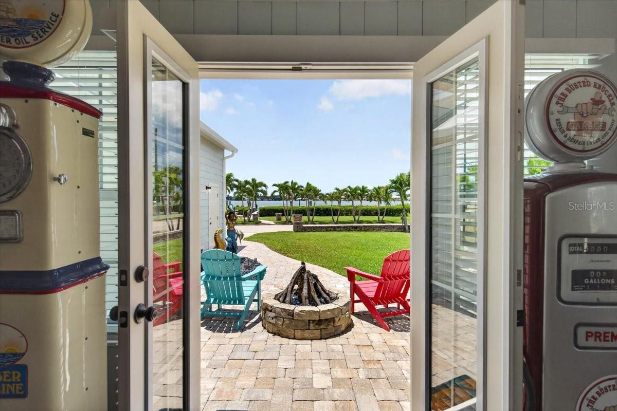 216 SUNRISE DR — photo 13