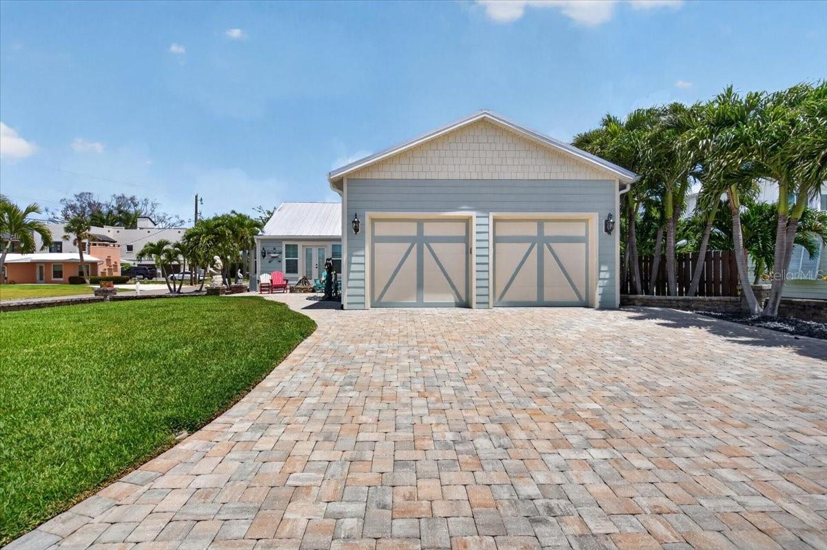216 SUNRISE DR — photo 64