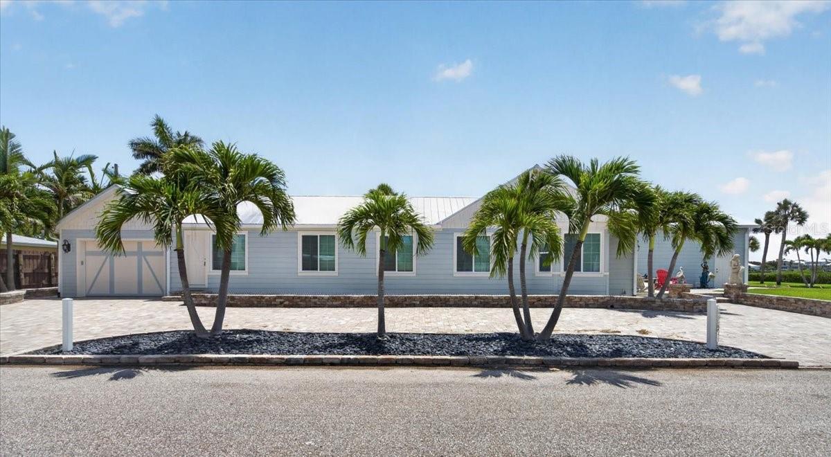 216 SUNRISE DR — photo 3