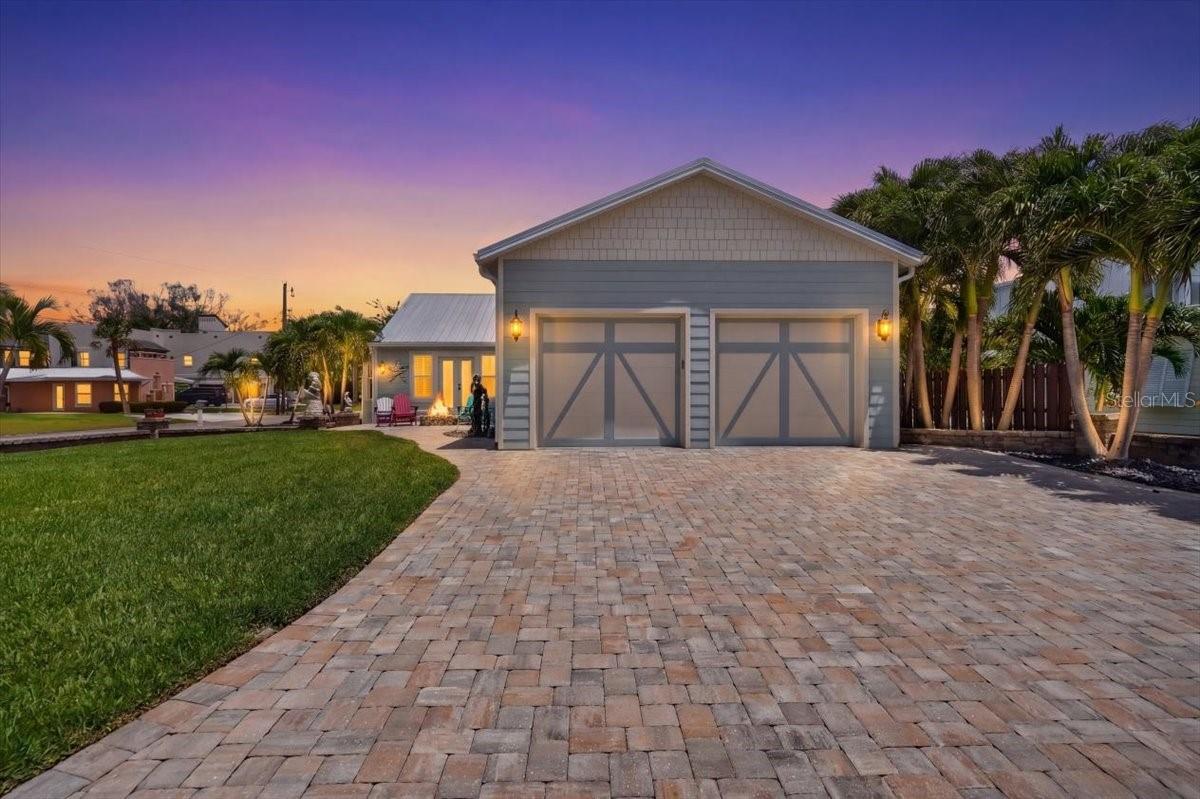 216 SUNRISE DR — photo 45