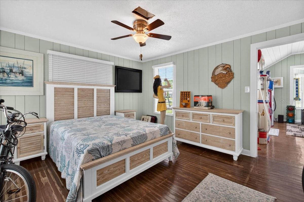 216 SUNRISE DR — photo 34