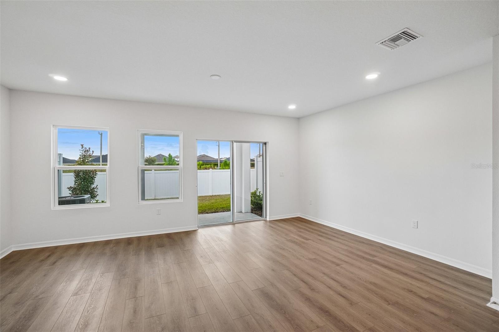 6868 HOLCOMBE DOWN DR — photo 12