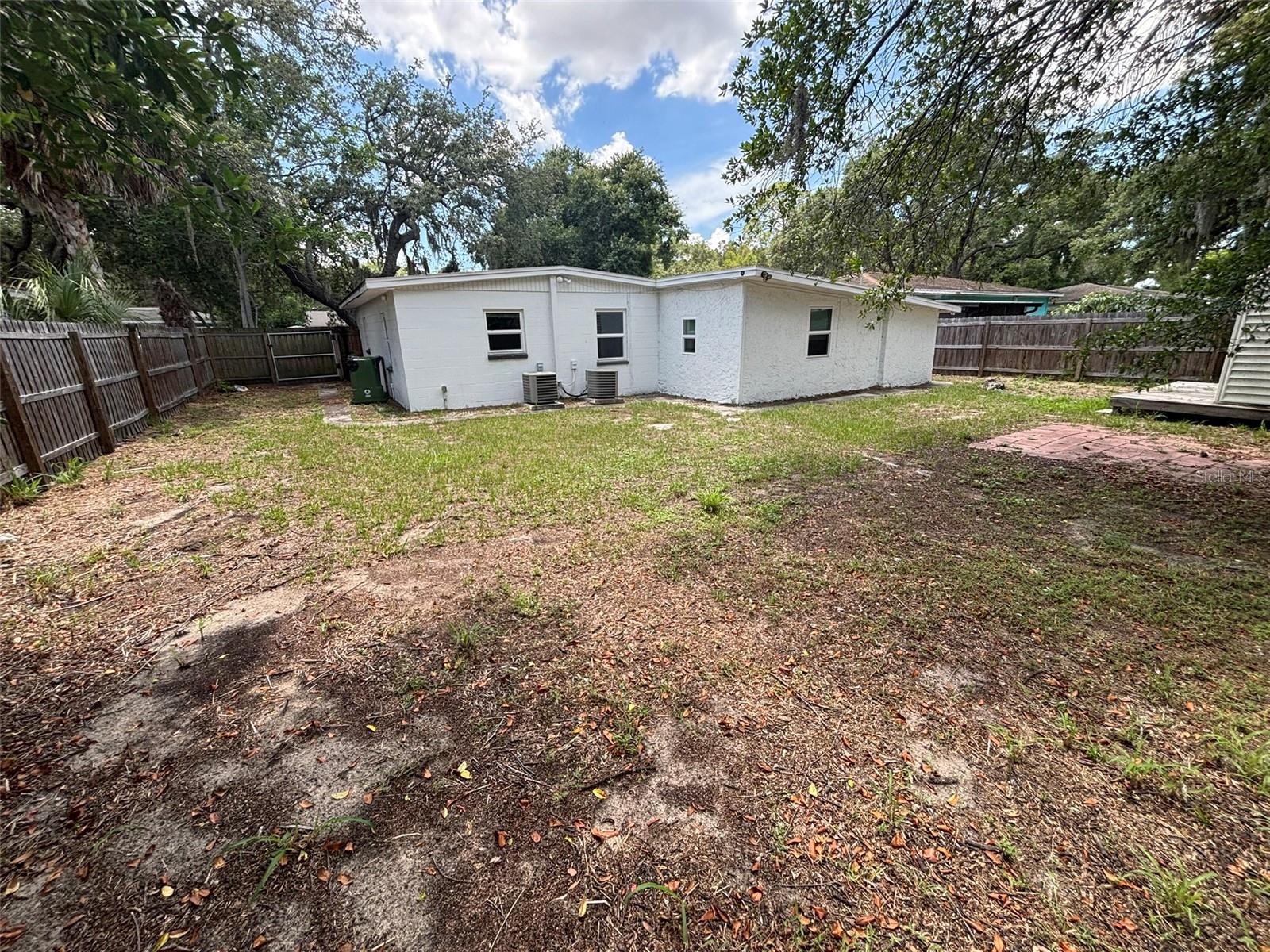 2908 E HOWELL ST — photo 3