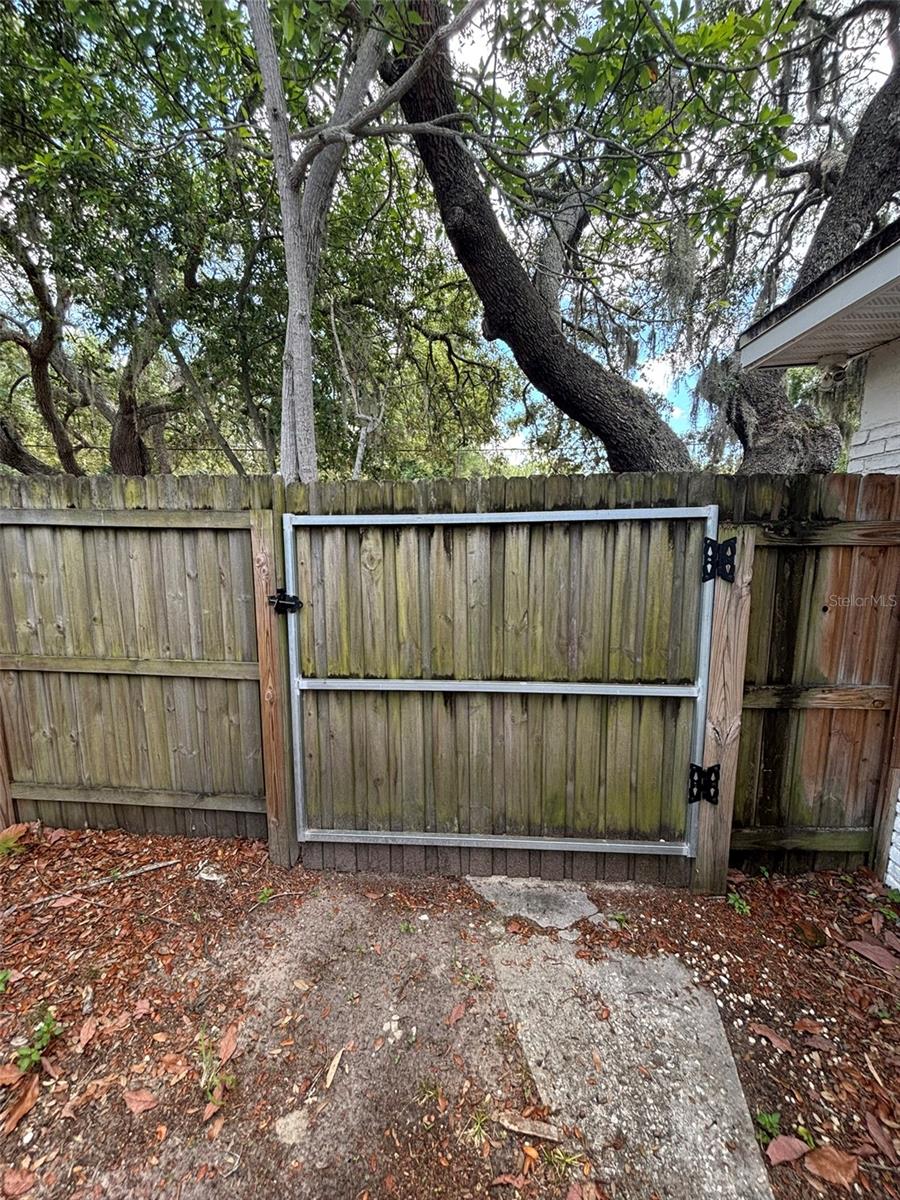 2908 E HOWELL ST — photo 29