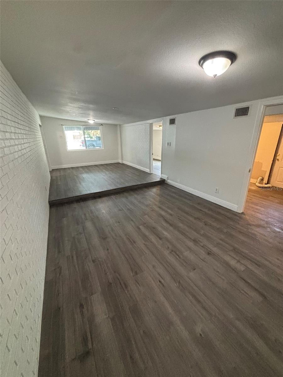 2908 E HOWELL ST — photo 10