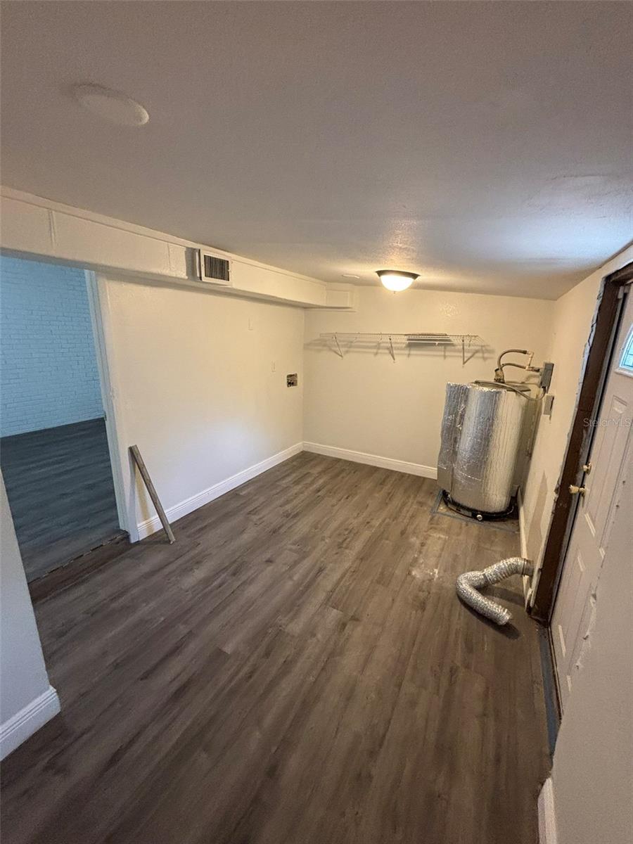 2908 E HOWELL ST — photo 26