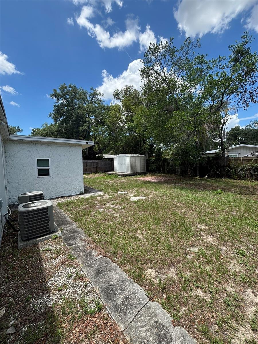 2908 E HOWELL ST — photo 32