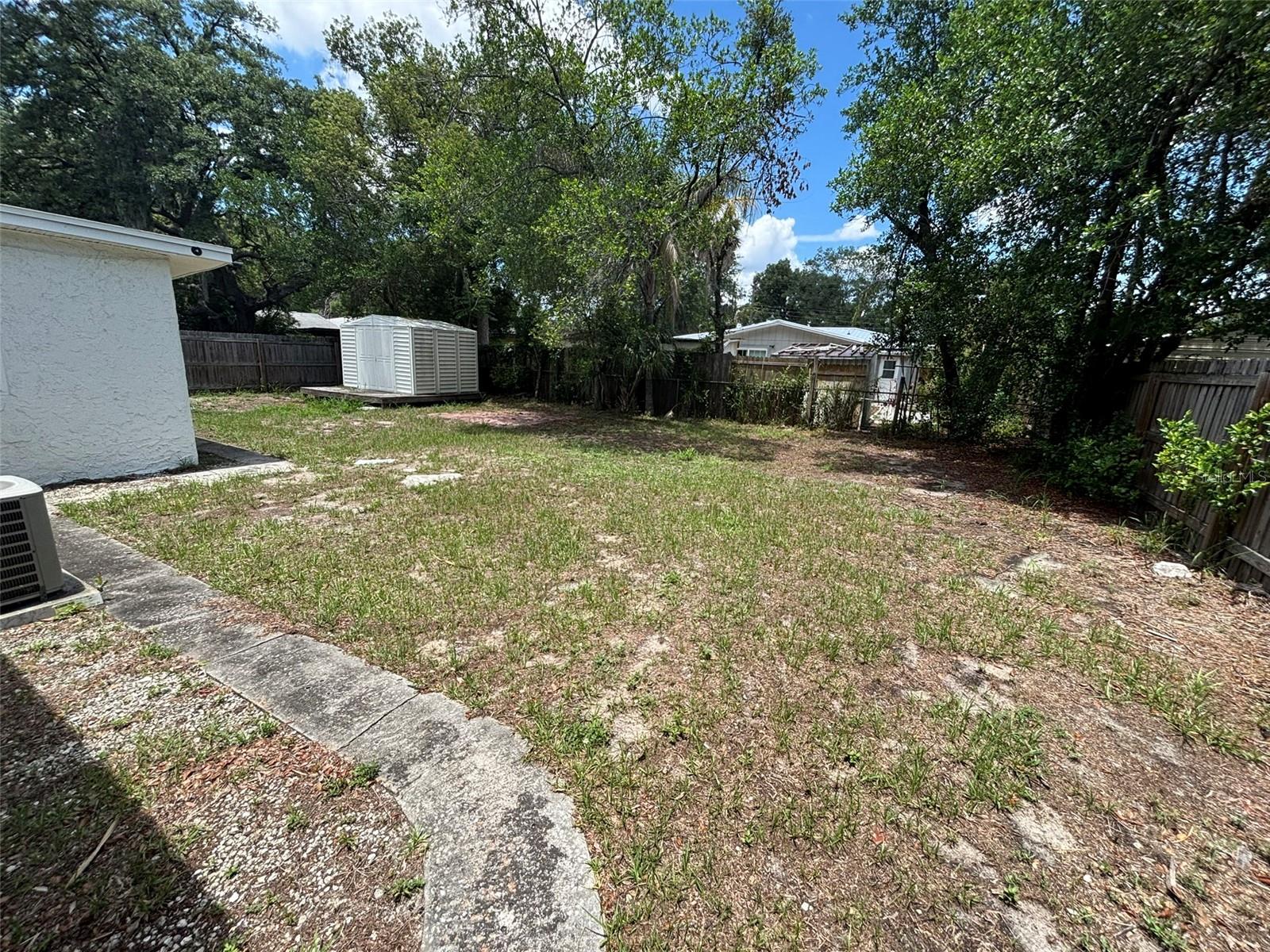 2908 E HOWELL ST — photo 33