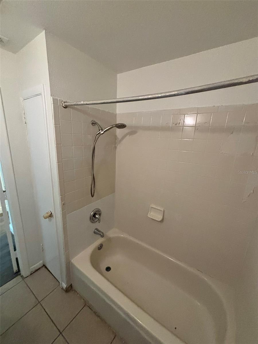 2908 E HOWELL ST — photo 19