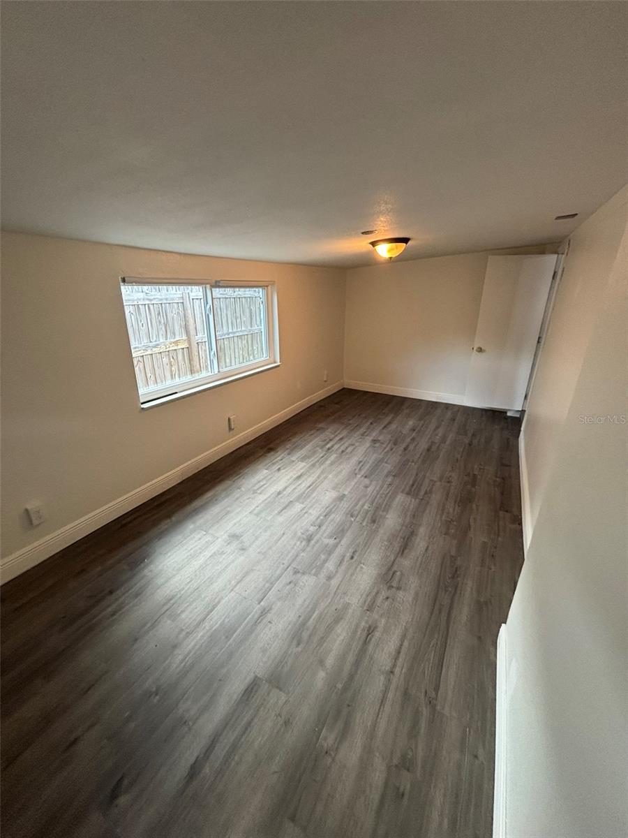 2908 E HOWELL ST — photo 8
