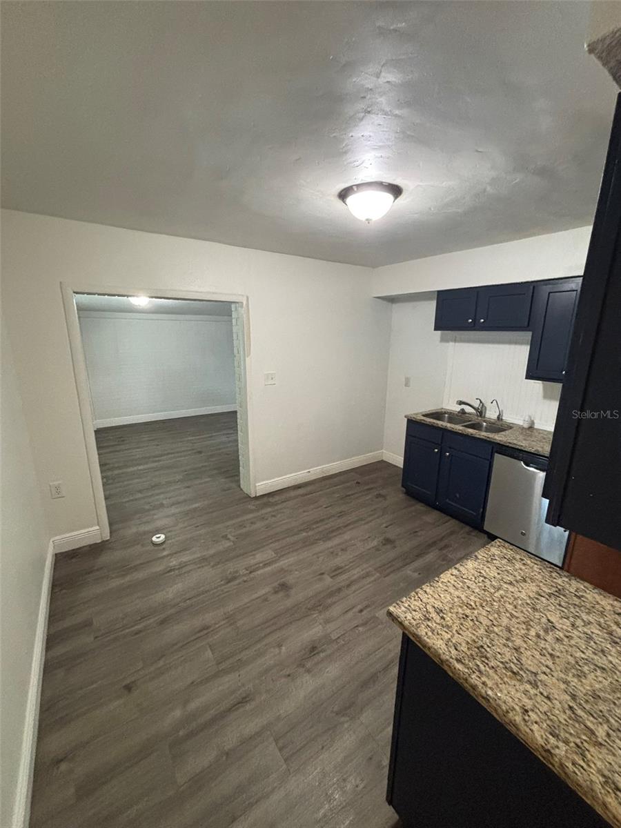 2908 E HOWELL ST — photo 5