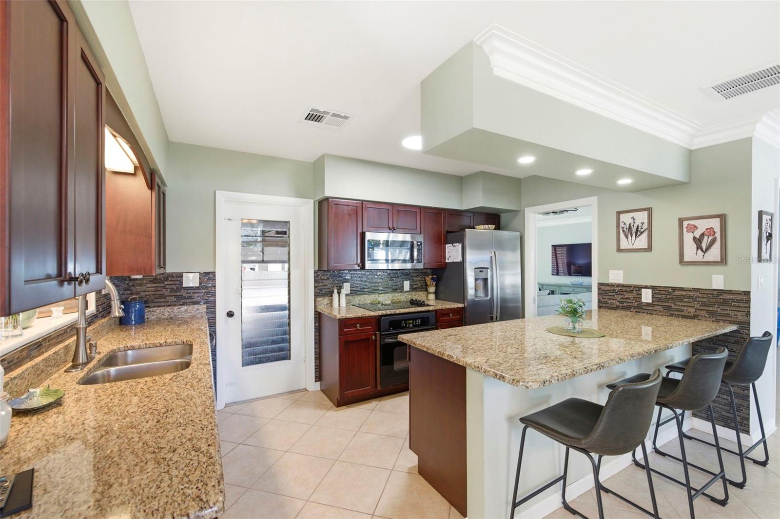 1727 CYPRESS AVE — photo 15