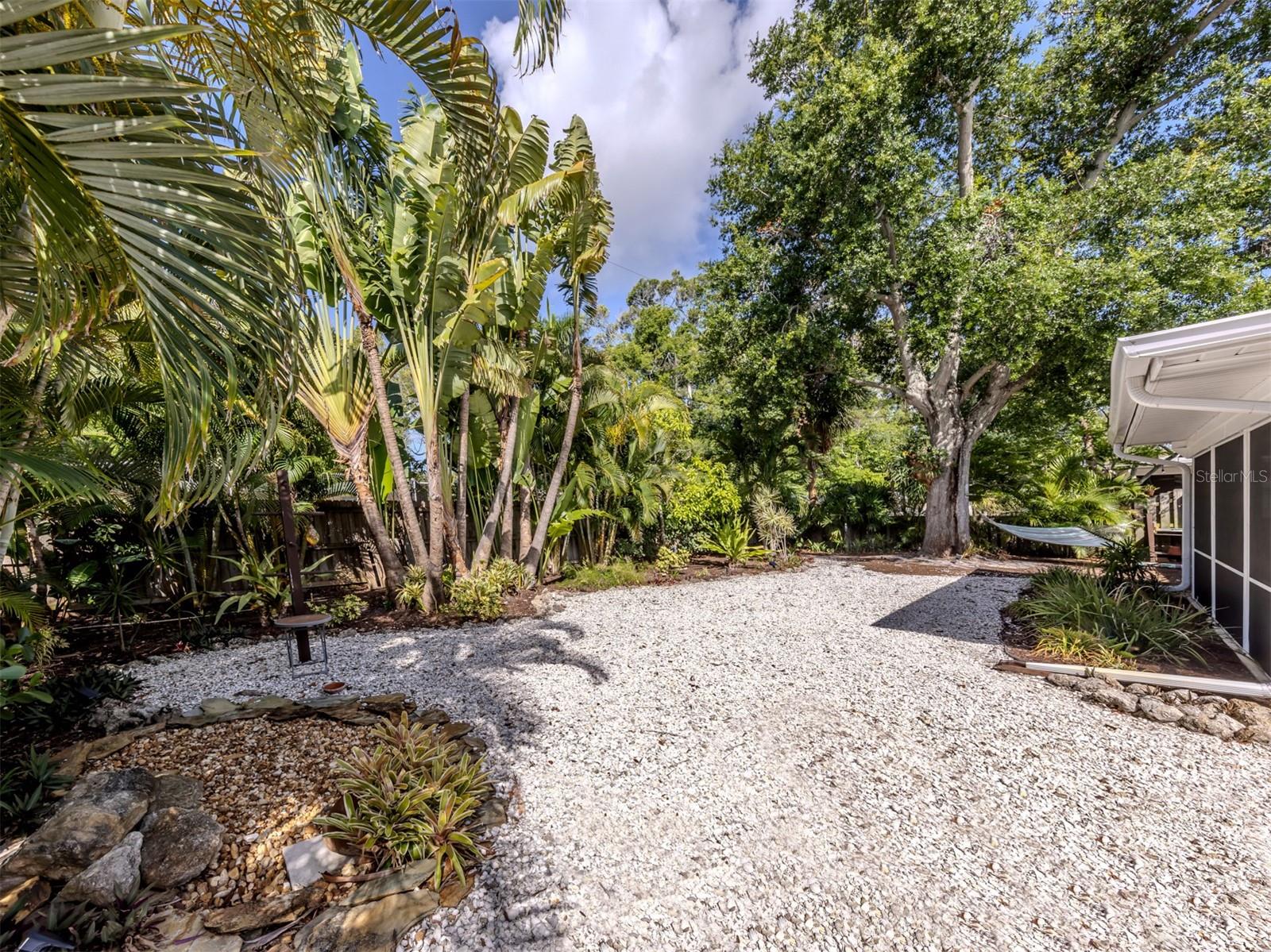 632 PARK DR — photo 28