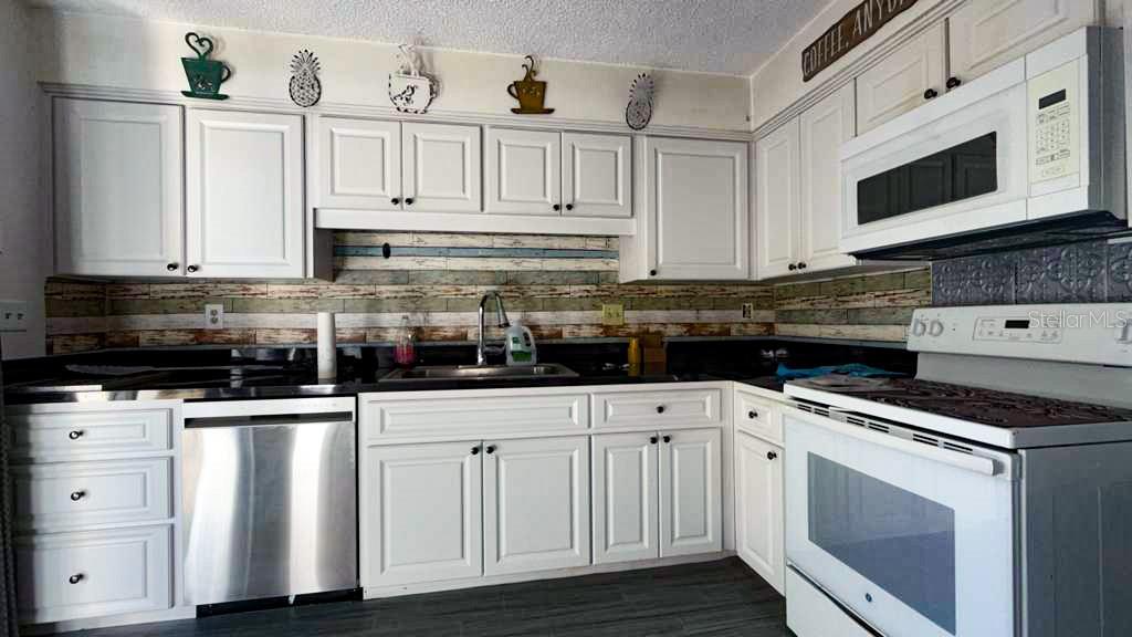 12922 WEDGEWOOD WAY #A — photo 23