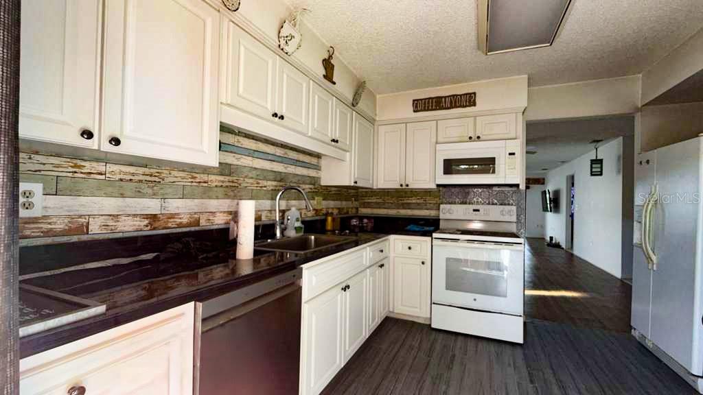 12922 WEDGEWOOD WAY #A — photo 22