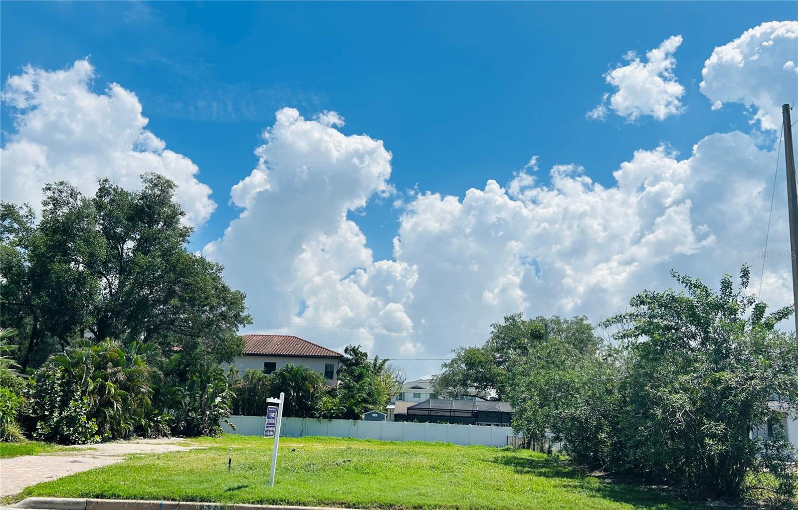 523 W DAVIS BLVD — photo 3
