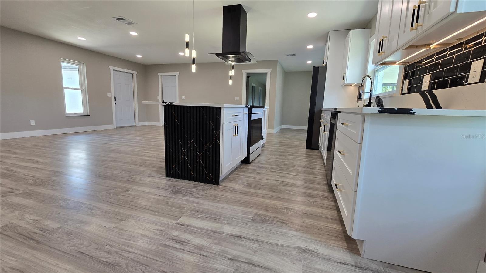 8607 LONGBOAT LN — photo 5