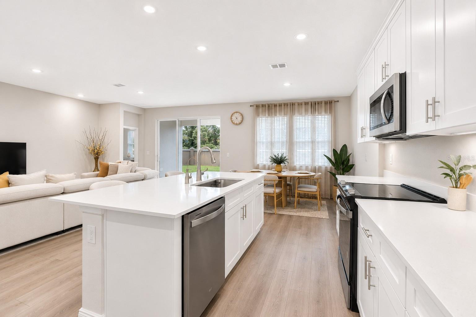 10009 SURREY ROSE DR — photo 8