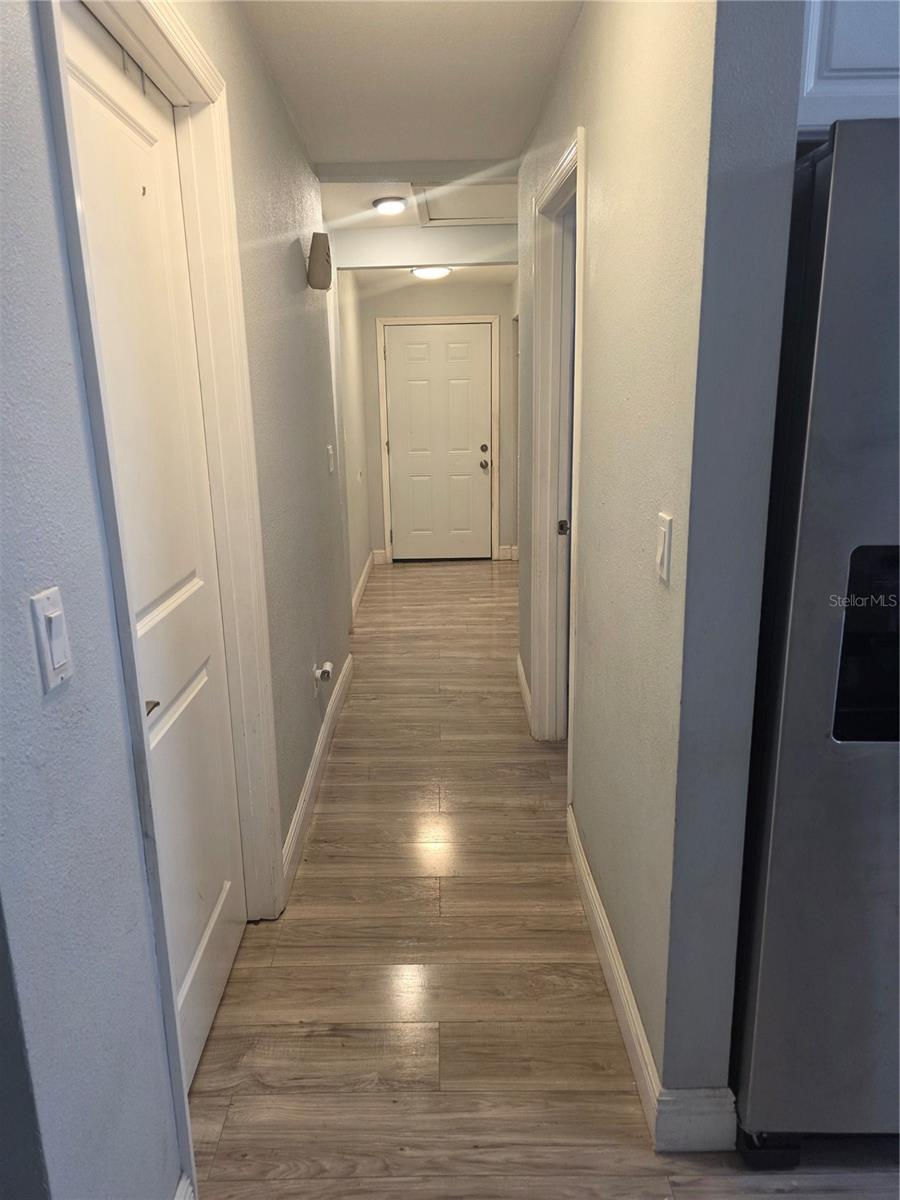2619 E CHELSEA ST — photo 5