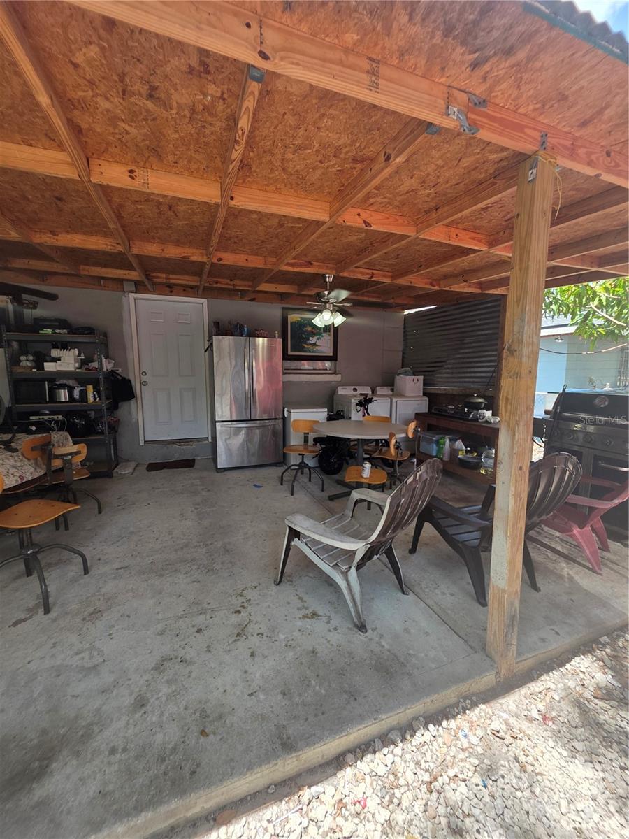 2619 E CHELSEA ST — photo 22