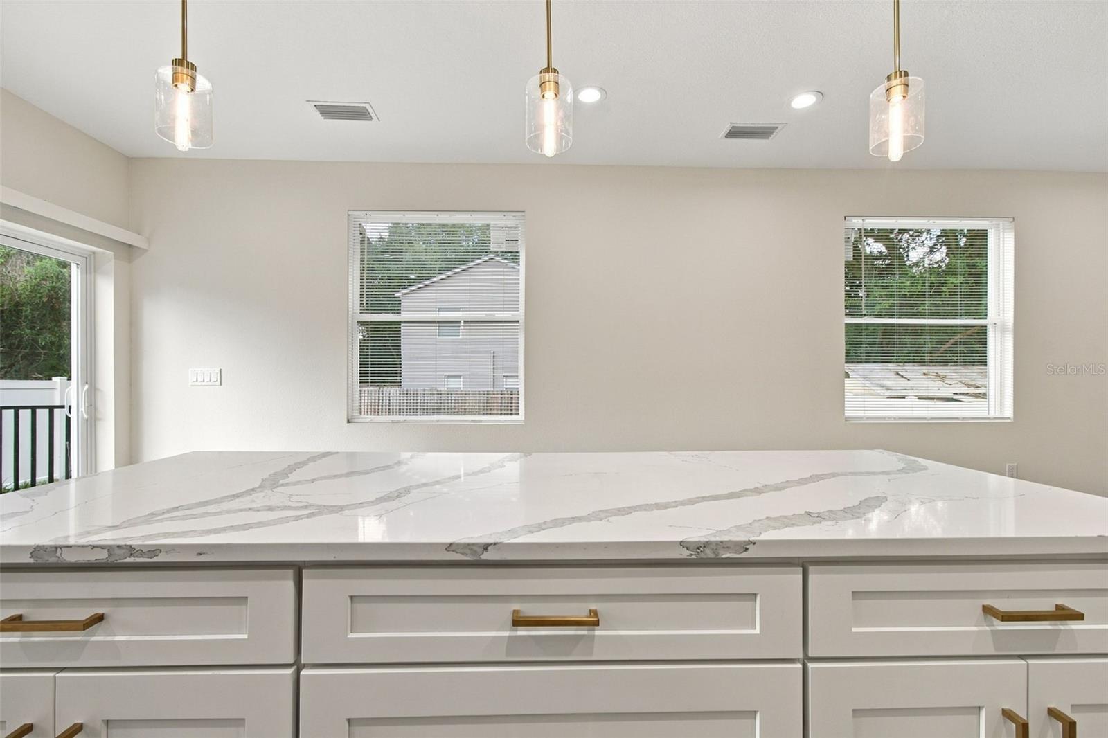 7315 MOUNT VERNON RD — photo 4