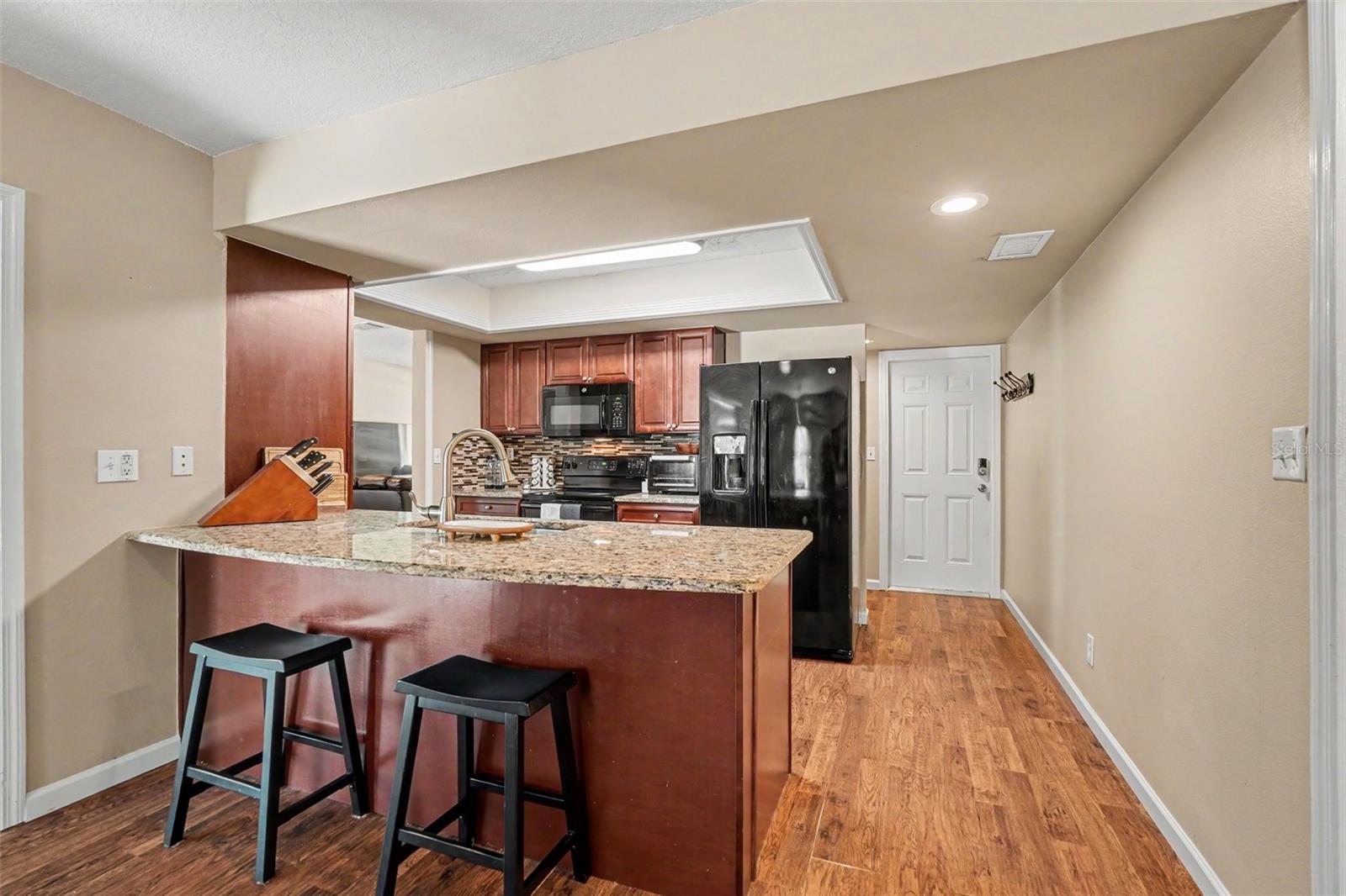 2627 SURREY DR — photo 8