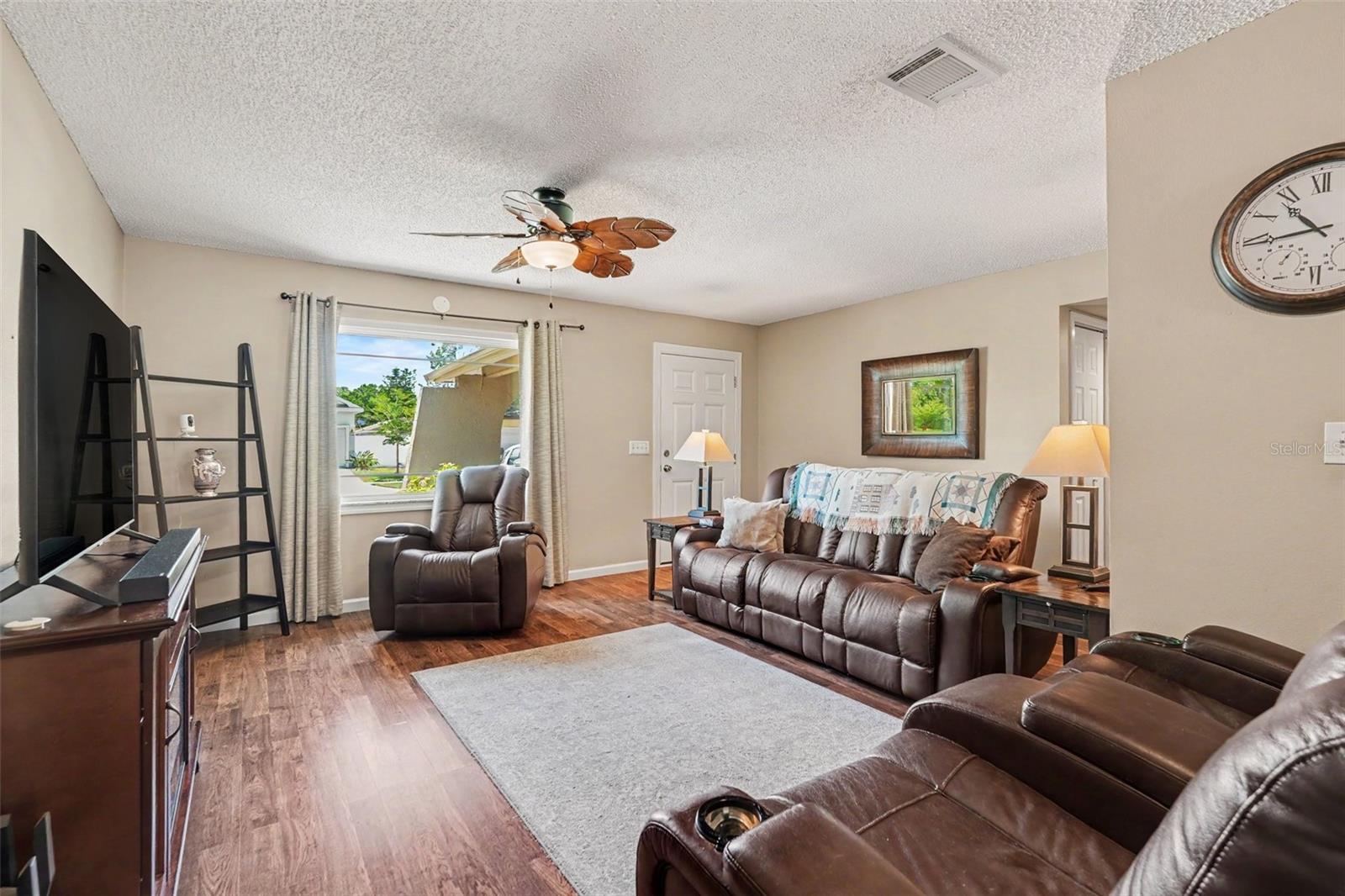 2627 SURREY DR — photo 15