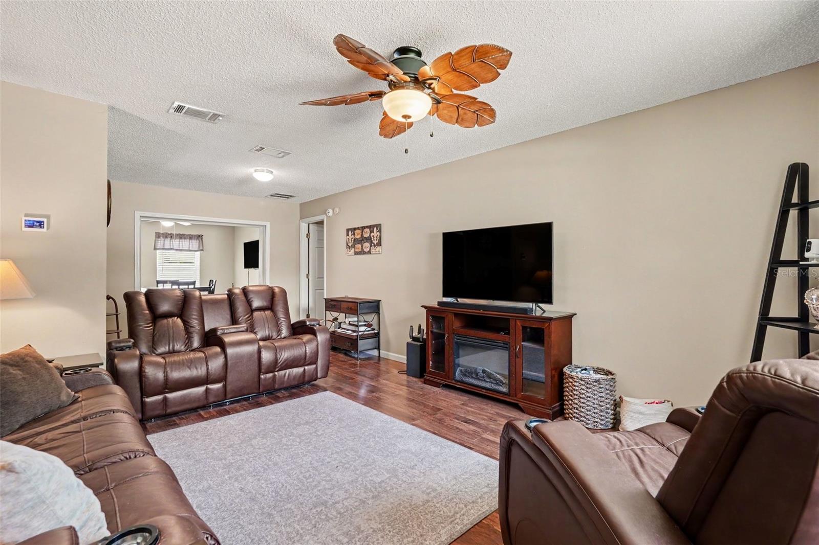 2627 SURREY DR — photo 14