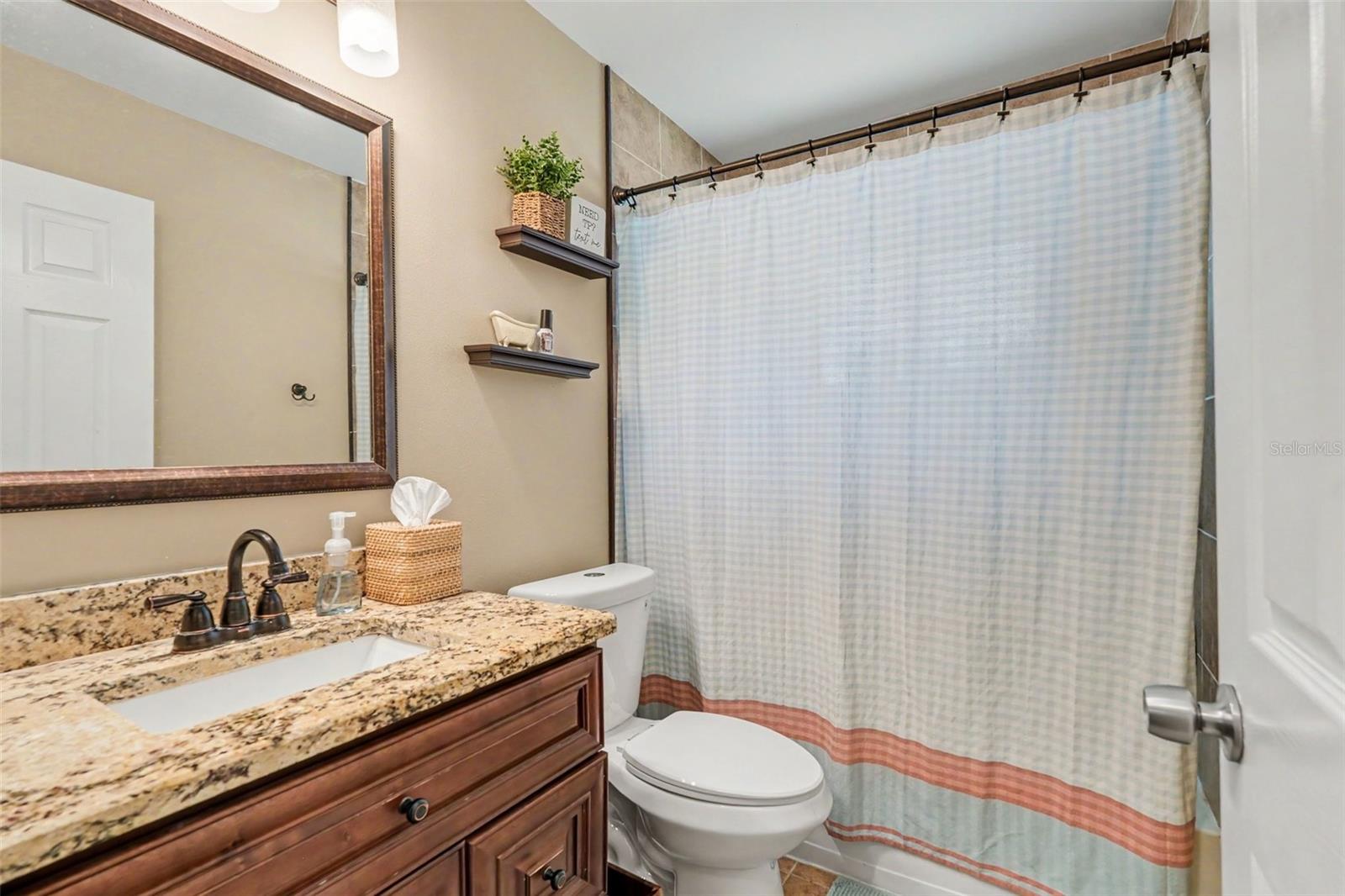 2627 SURREY DR — photo 27