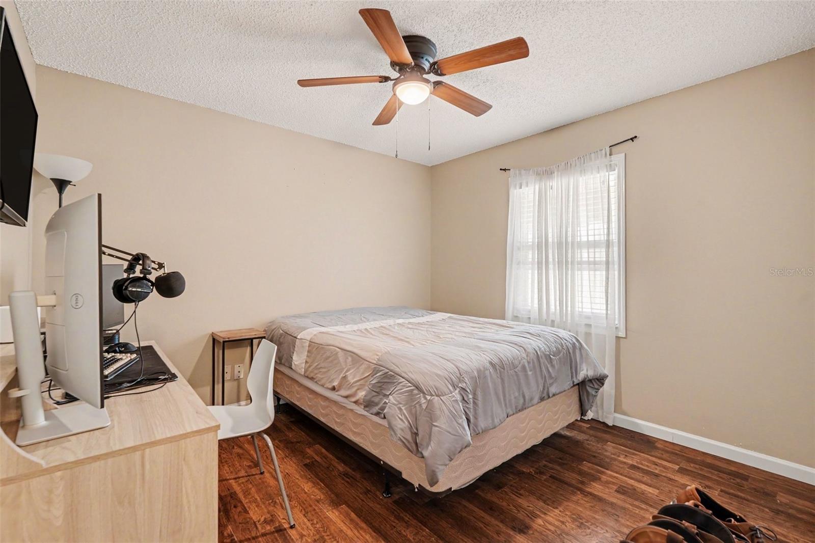 2627 SURREY DR — photo 24