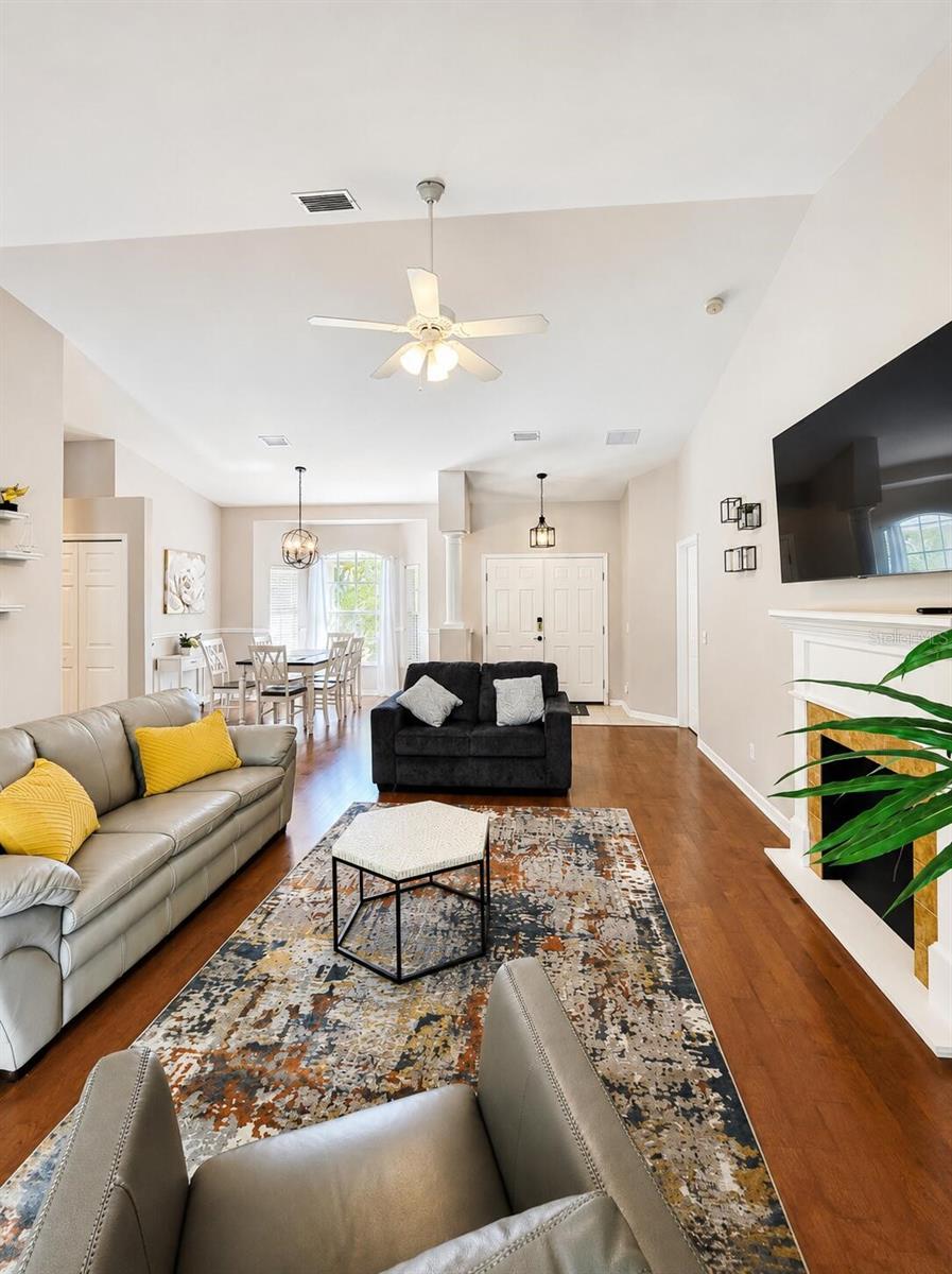 4394 GLORDANO AVE — photo 3