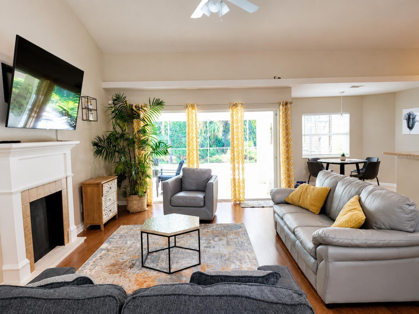 4394 GLORDANO AVE — photo 4