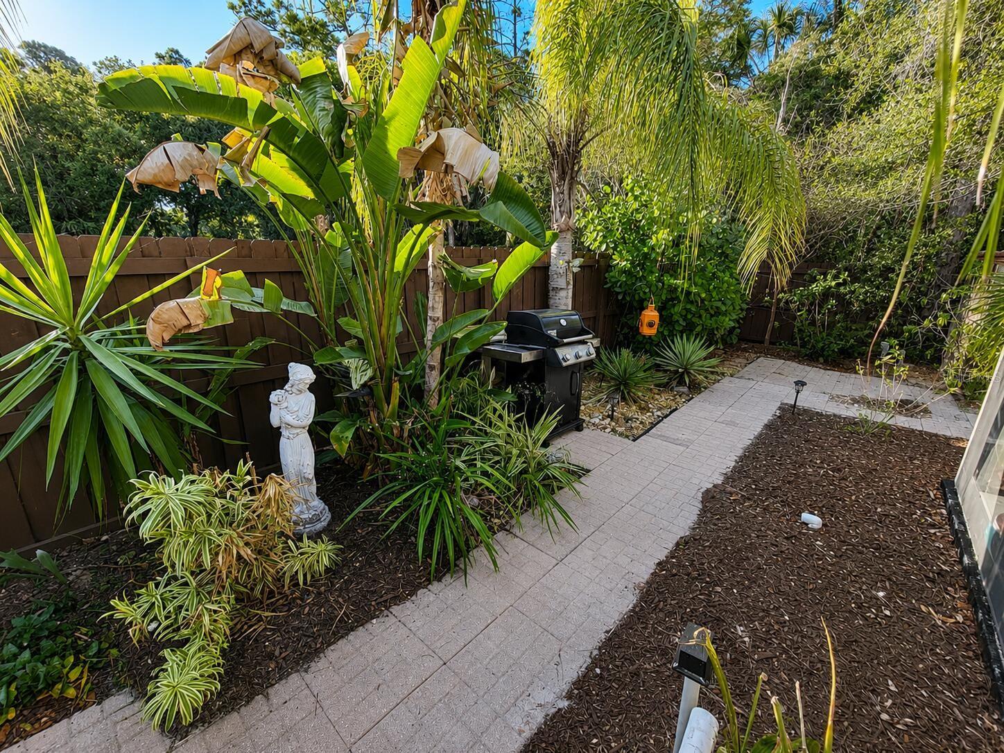 4394 GLORDANO AVE — photo 31